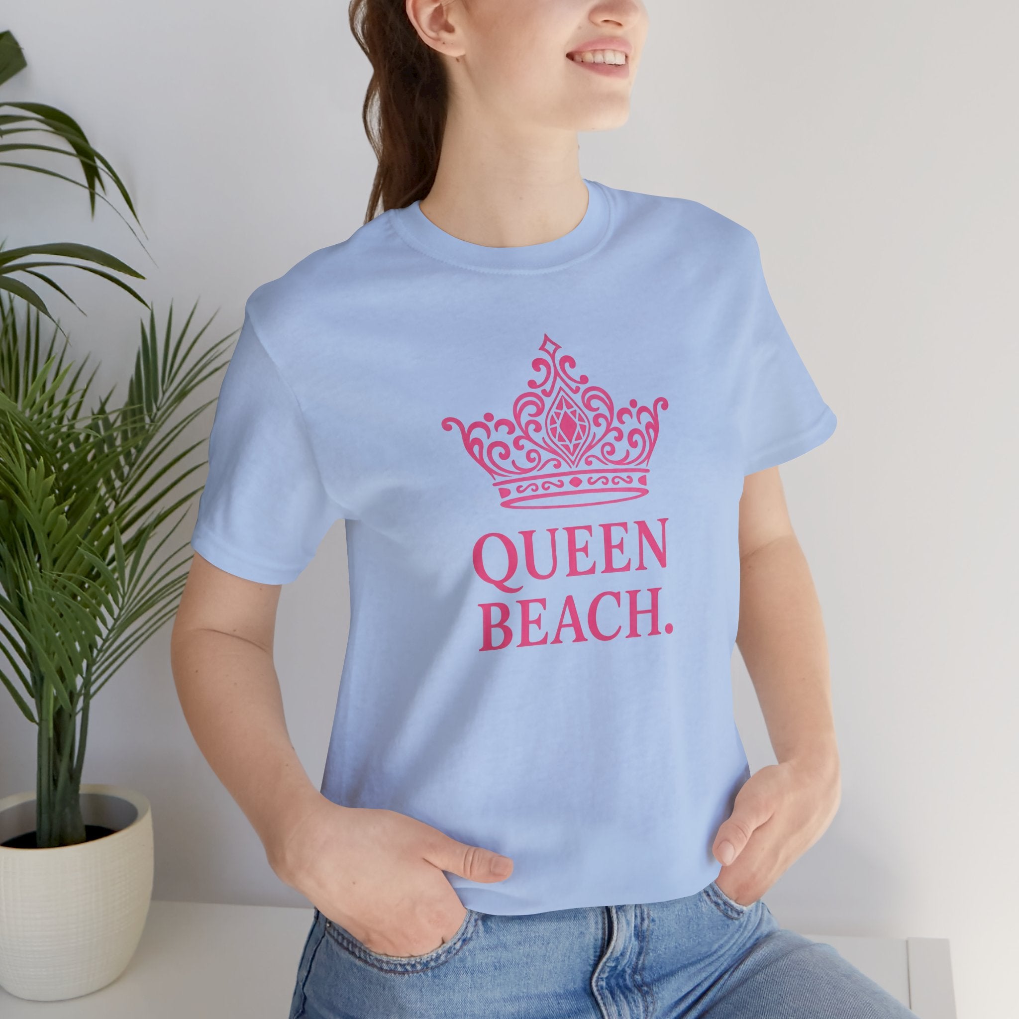 Queen Beach Short Sleeve Tee